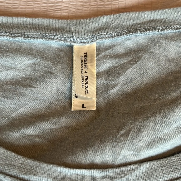 Threads 4 Thought women’s long sleeve shirt size large - Picture 3 of 6